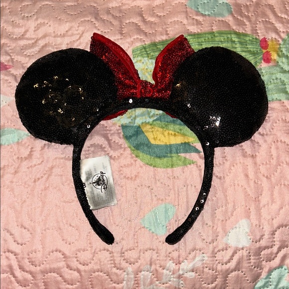 Disney Black Sequin Minnie Mouse Ears with Red Bow main image 4